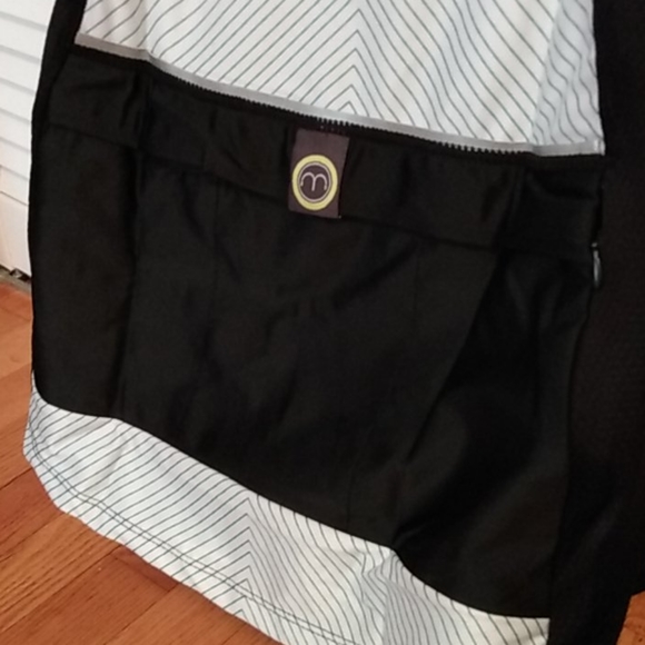 MOXIE Cycling athletic color block tee Medium - Picture 3 of 6